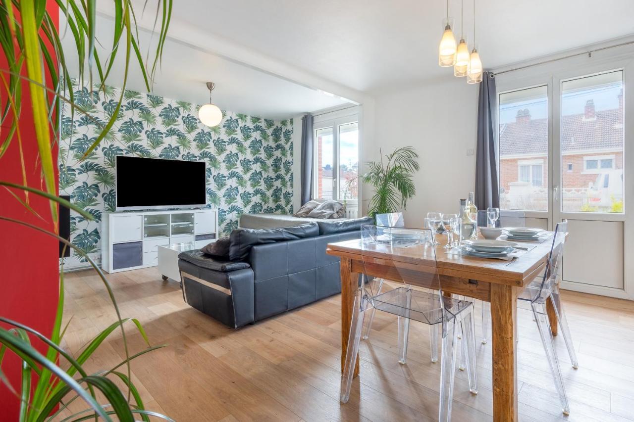 Maison Confortable, Terrasse Et Jardin A Holiday home Amiens