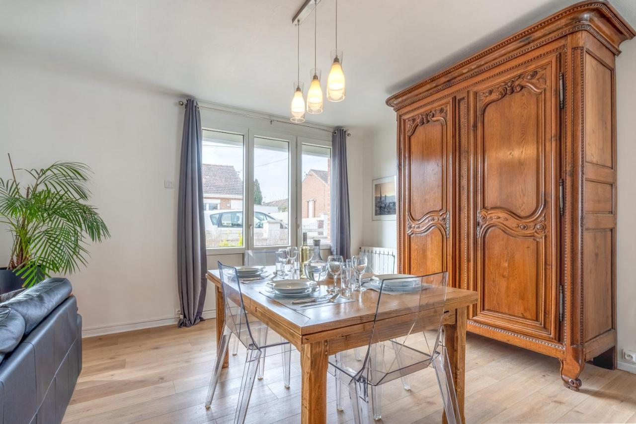 Holiday home Maison Confortable, Terrasse Et Jardin A Amiens