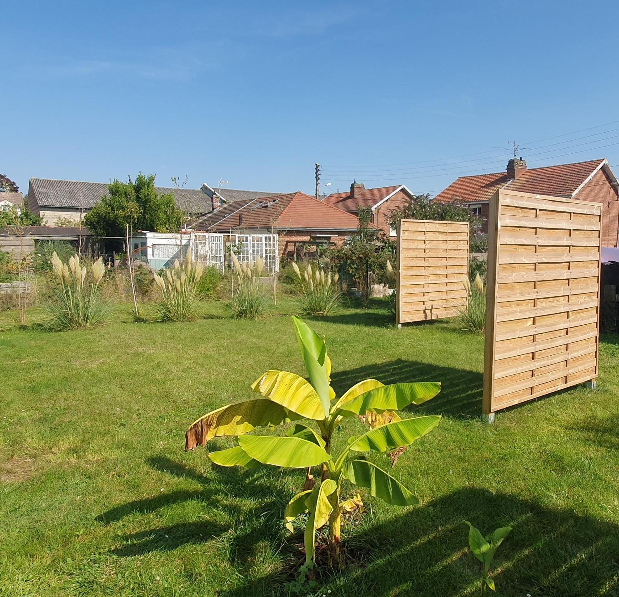 Maison Confortable, Terrasse Et Jardin A Amiens